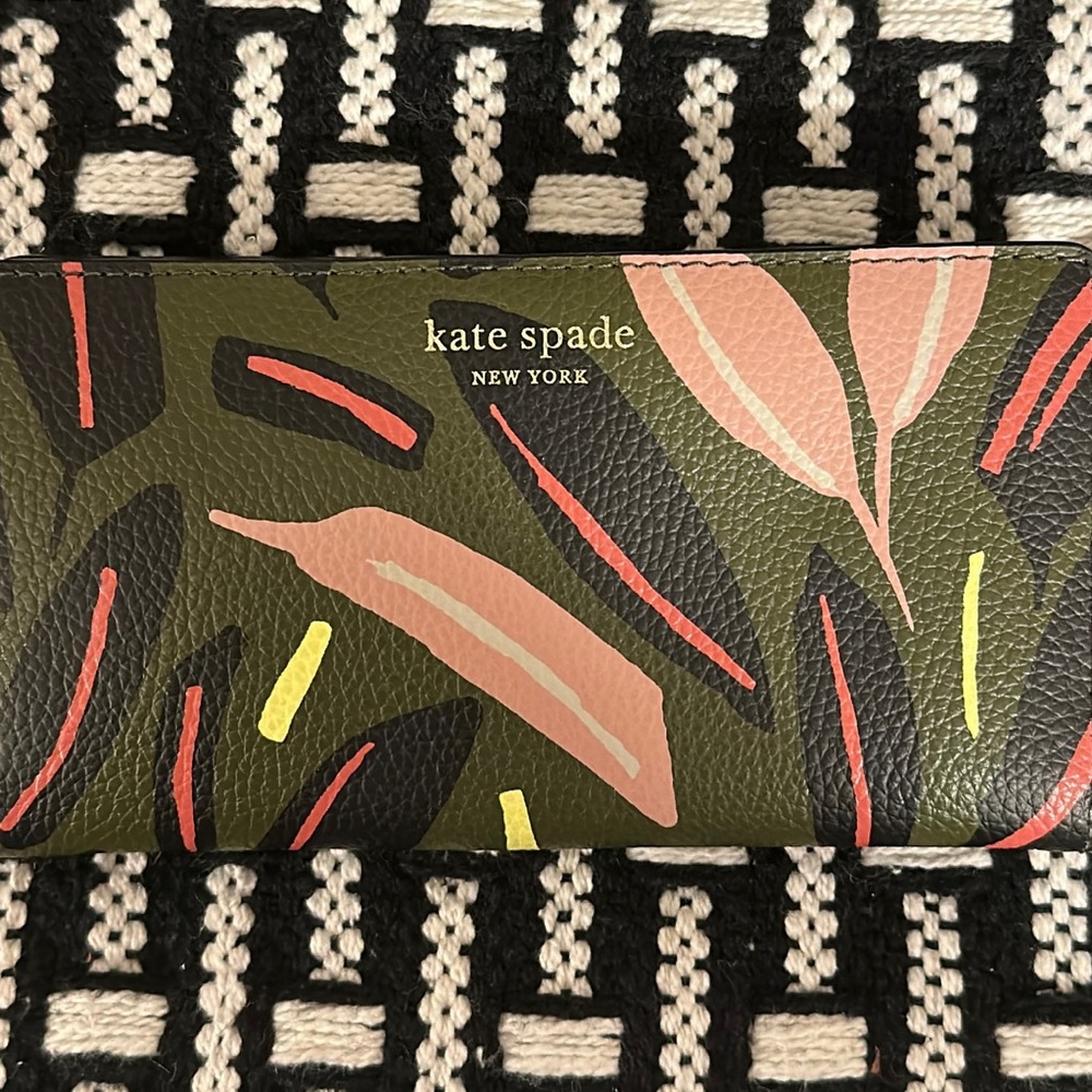 Kate Spade Eva Modern Feather Wallet